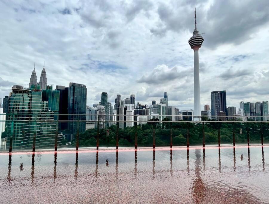 #16 M101 Dang Wangi Klcc View Pool By Livin Appartement Kuala Lumpur Buitenkant foto